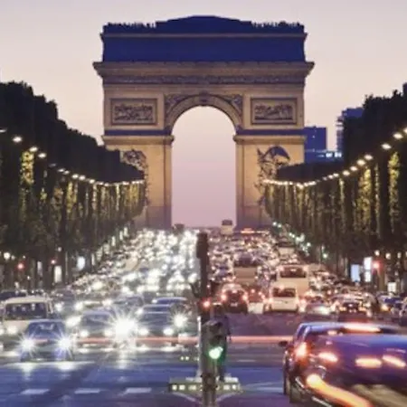 Magnifique Studio Neuf Avec Acces Independant - Champs Elysee