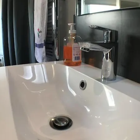 Appartement Magnifique Studio Neuf Avec Acces Independant - Champs Elysee