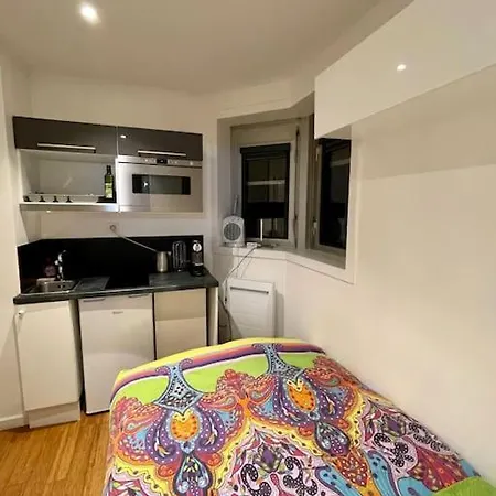 Appartement Magnifique Studio Neuf Avec Acces Independant - Champs Elysee *